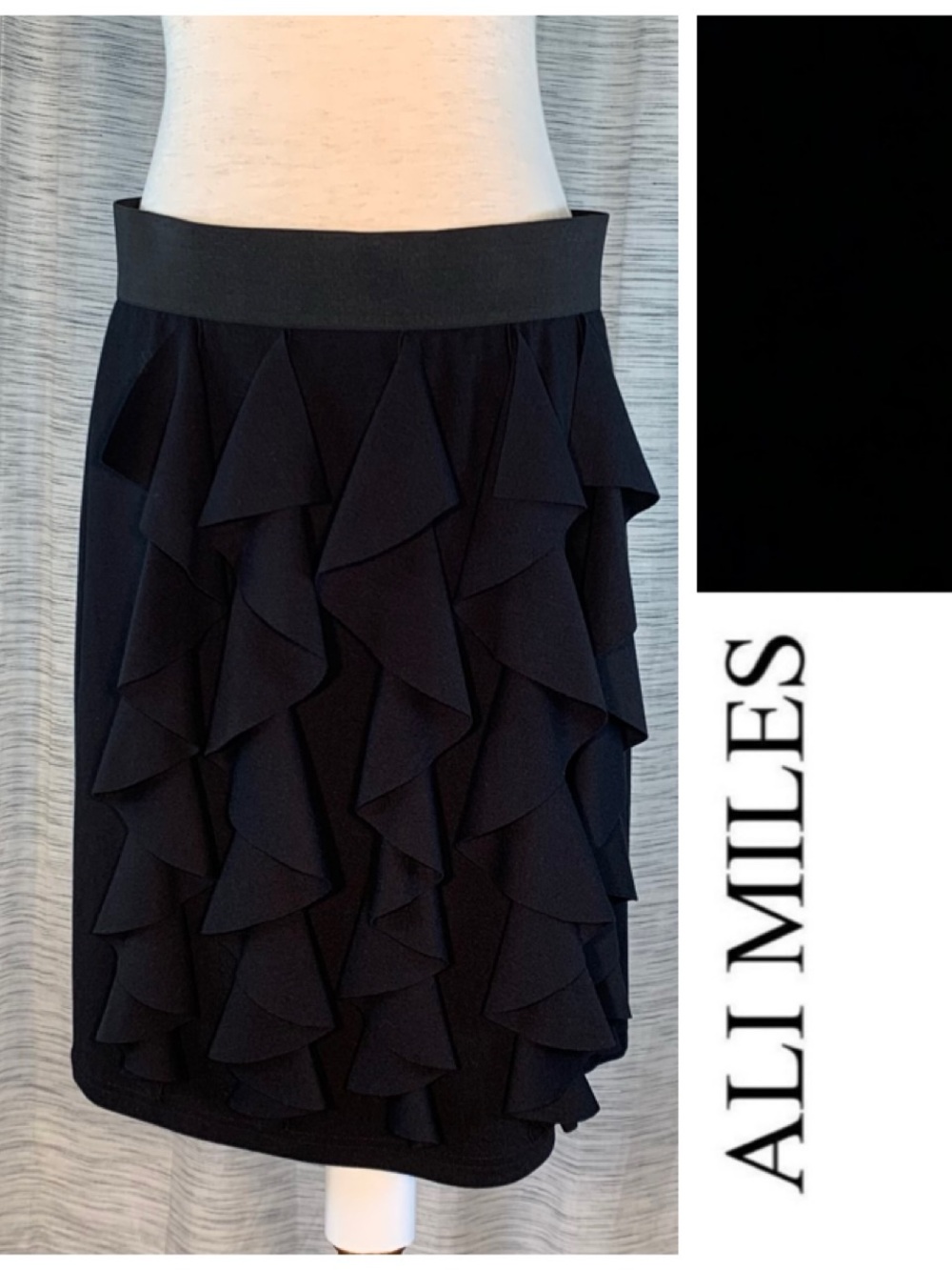 Ali Miles black ruffled layered front pencil skirt.